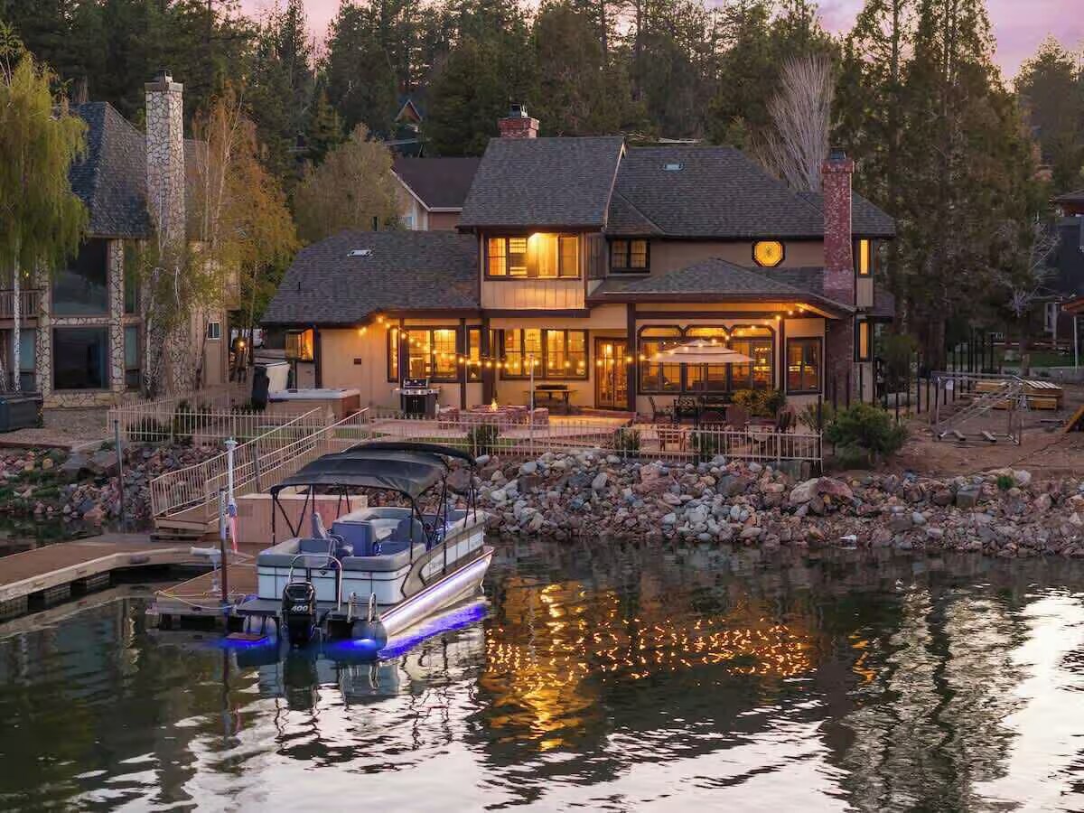 Lakehouse photo 1
